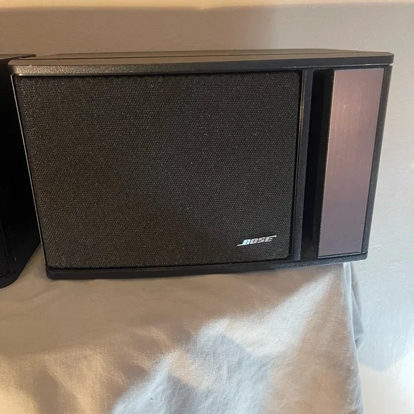 Bose 141 Speaker Series II Black Bookshelf Speakers 40 Watt Home Stereo Pair - Picture 4 of 9